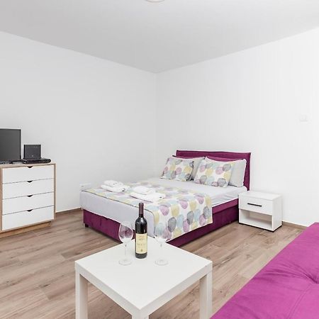Studio Apartman Scardona Kotor Bagian luar foto