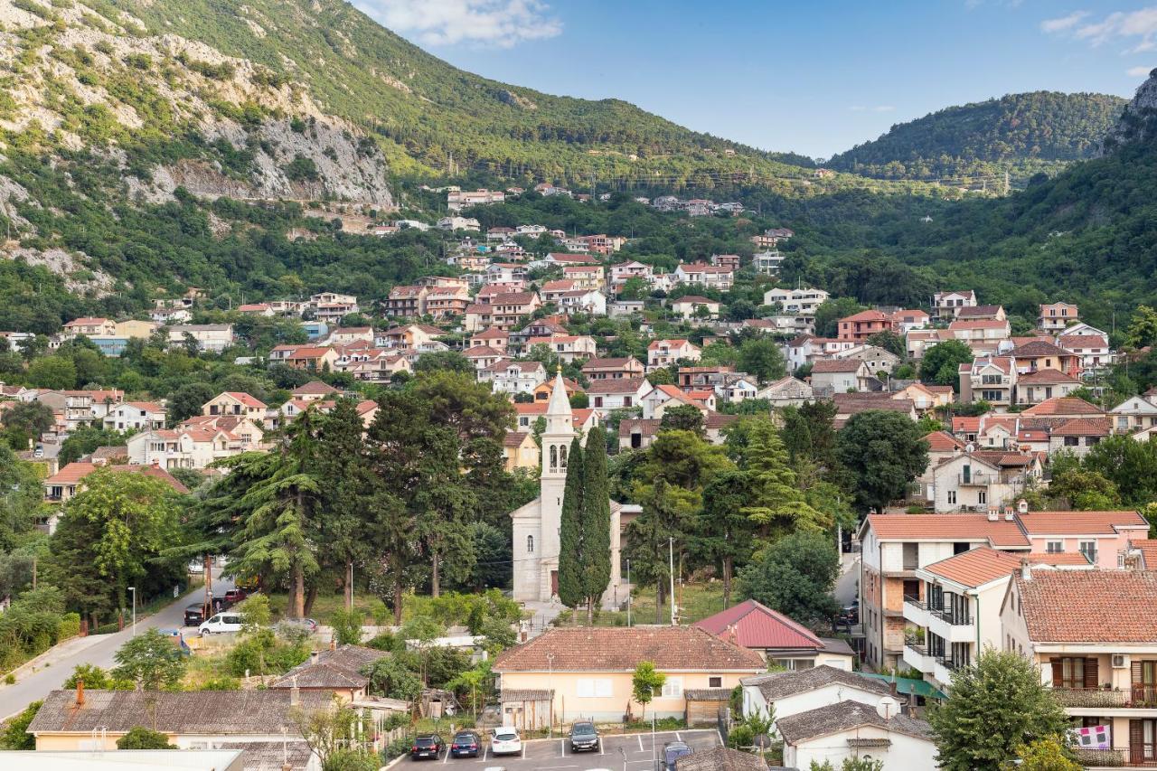 Studio Apartman Scardona Kotor Bagian luar foto